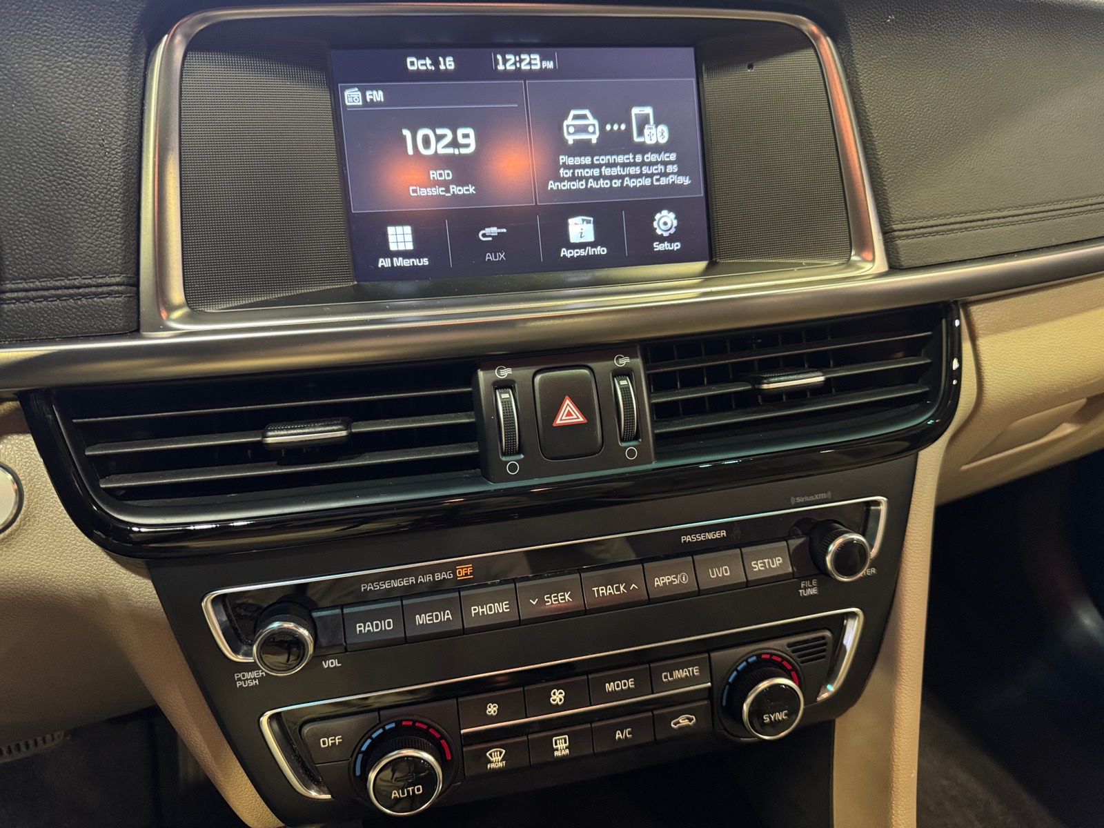Thumbnail: 2018 Kia Optima - 3