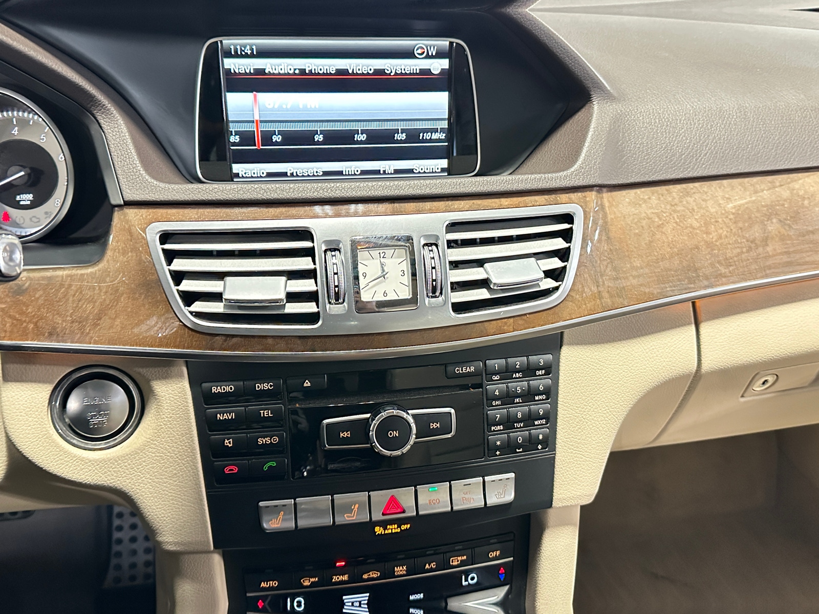 Thumbnail: 2015 Mercedes-Benz E-Class - 3