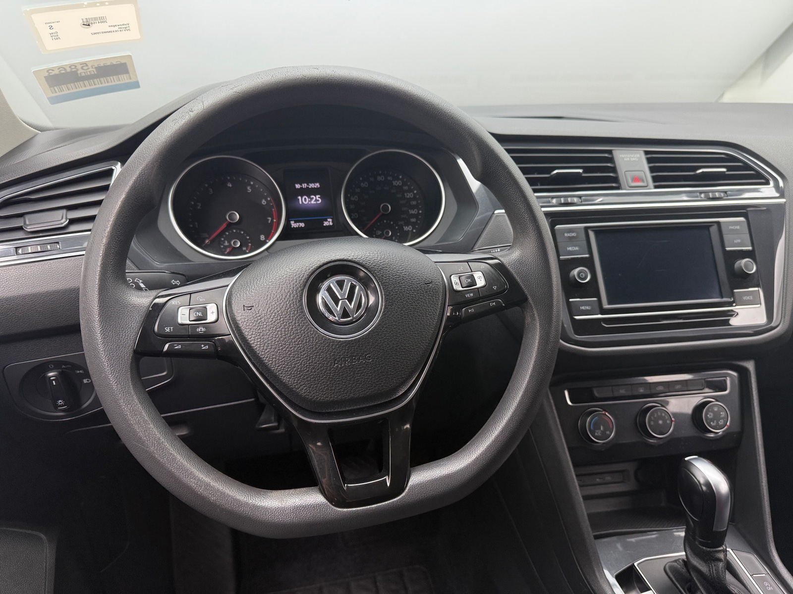 Thumbnail: 2021 Volkswagen Tiguan - 5