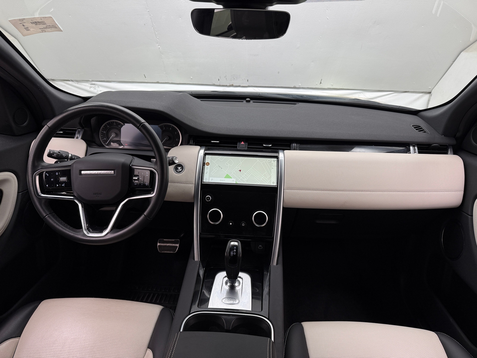 Thumbnail: 2023 Land Rover Discovery Sport - 3