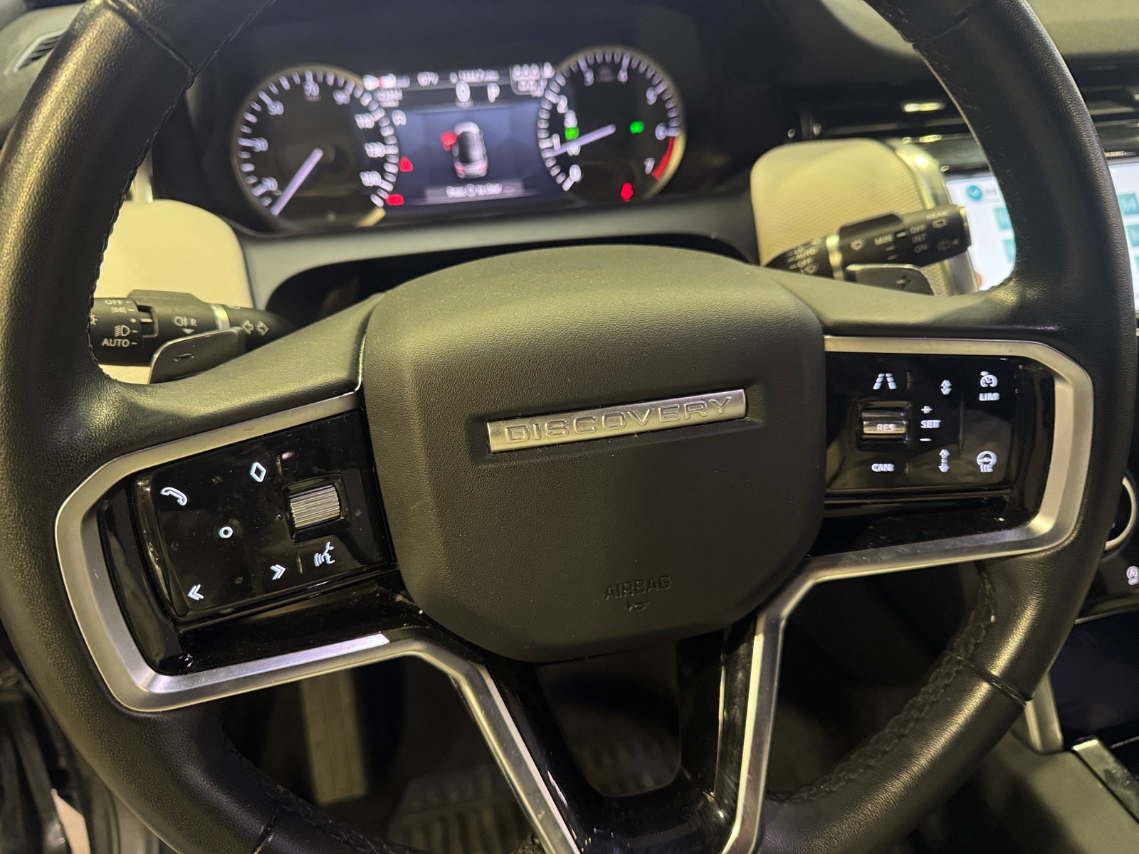 Thumbnail: 2023 Land Rover Discovery Sport - 5