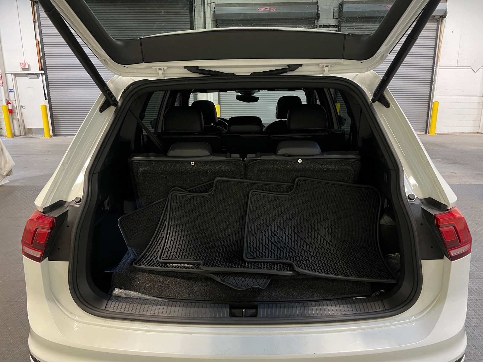 Thumbnail: 2022 Volkswagen Tiguan - 6