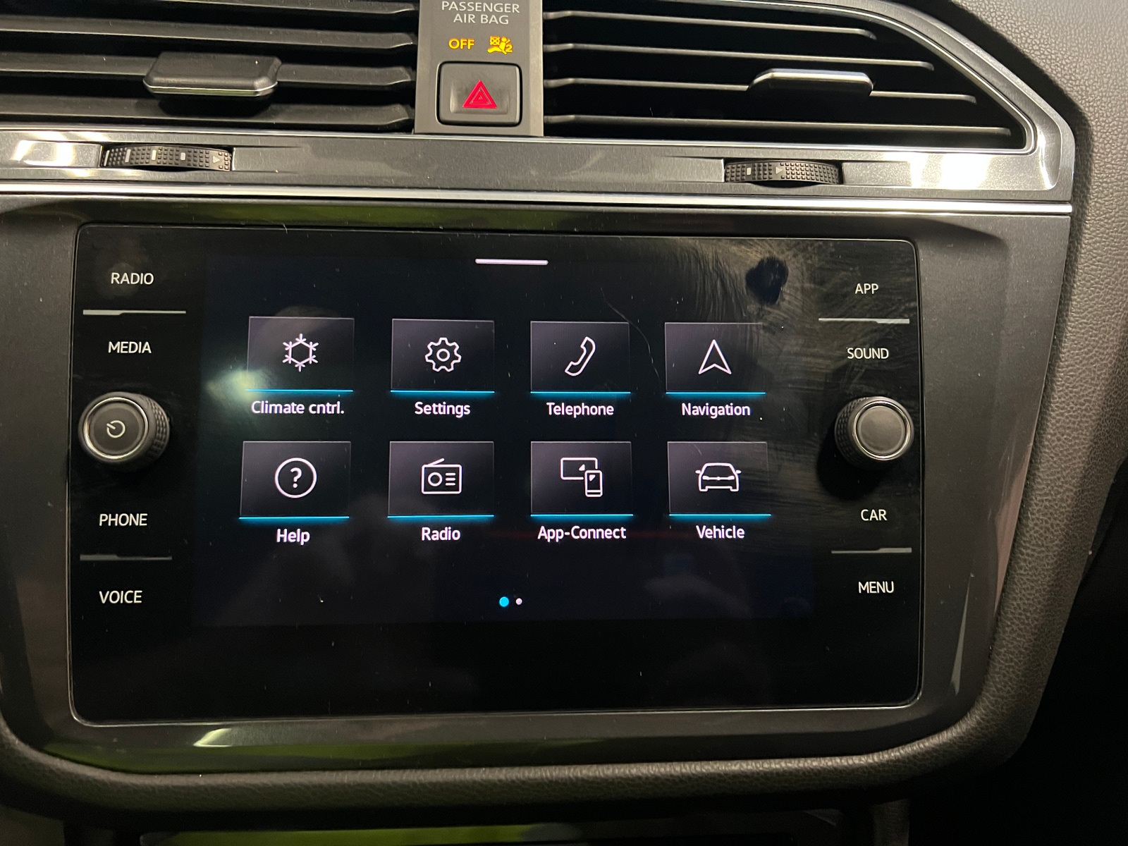 Thumbnail: 2022 Volkswagen Tiguan - 3