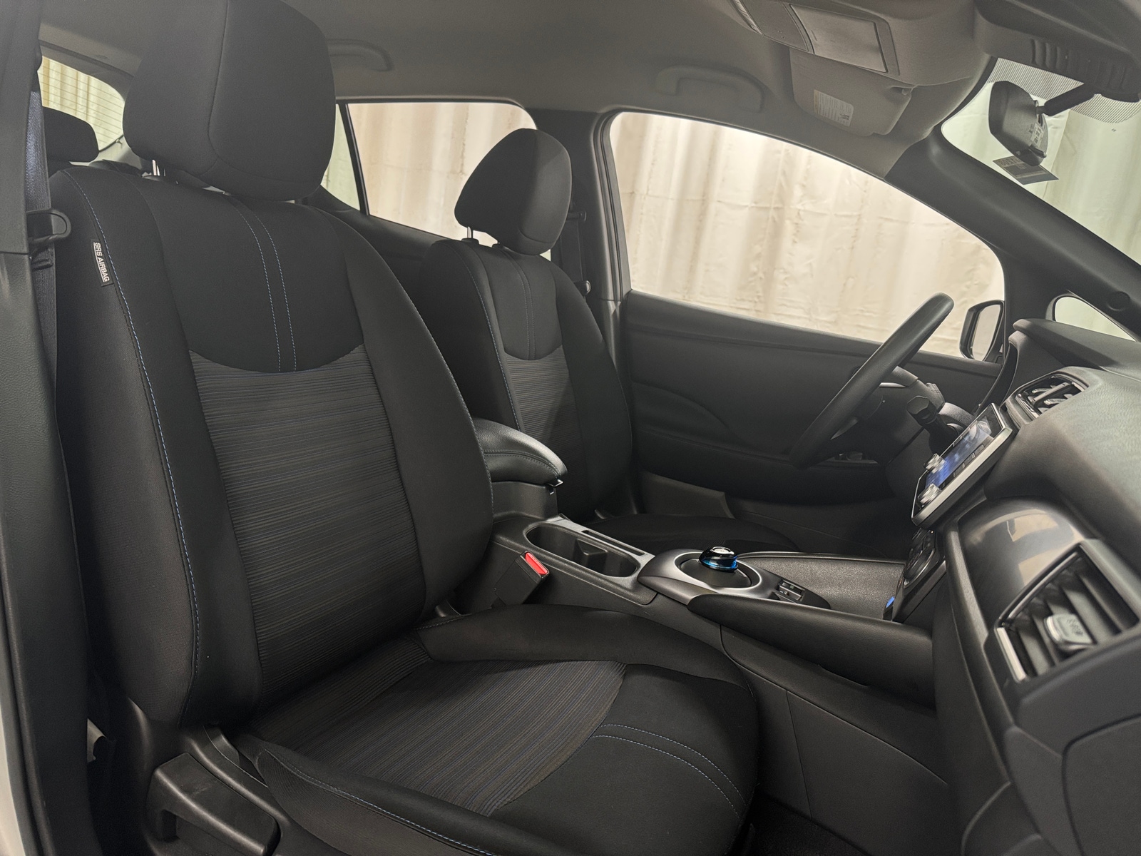 Thumbnail: 2022 Nissan Leaf - 2