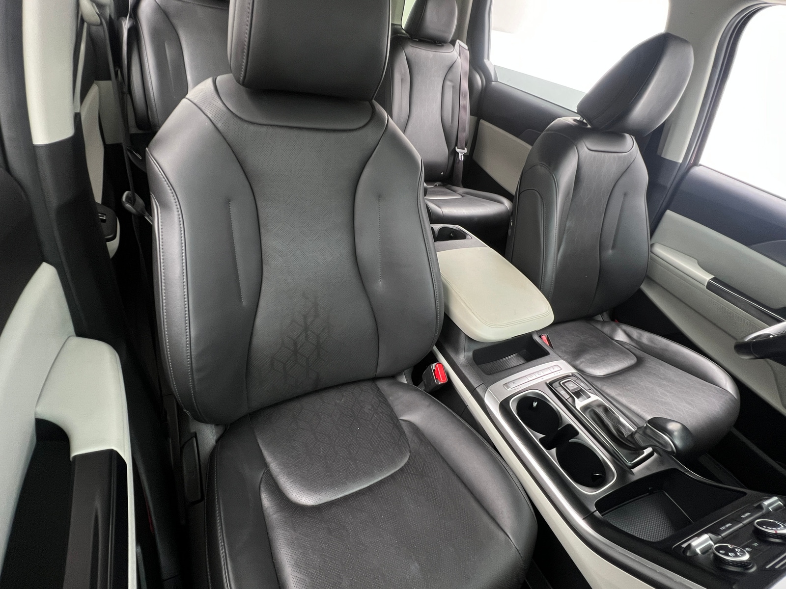 Thumbnail: 2022 Kia Carnival - 2