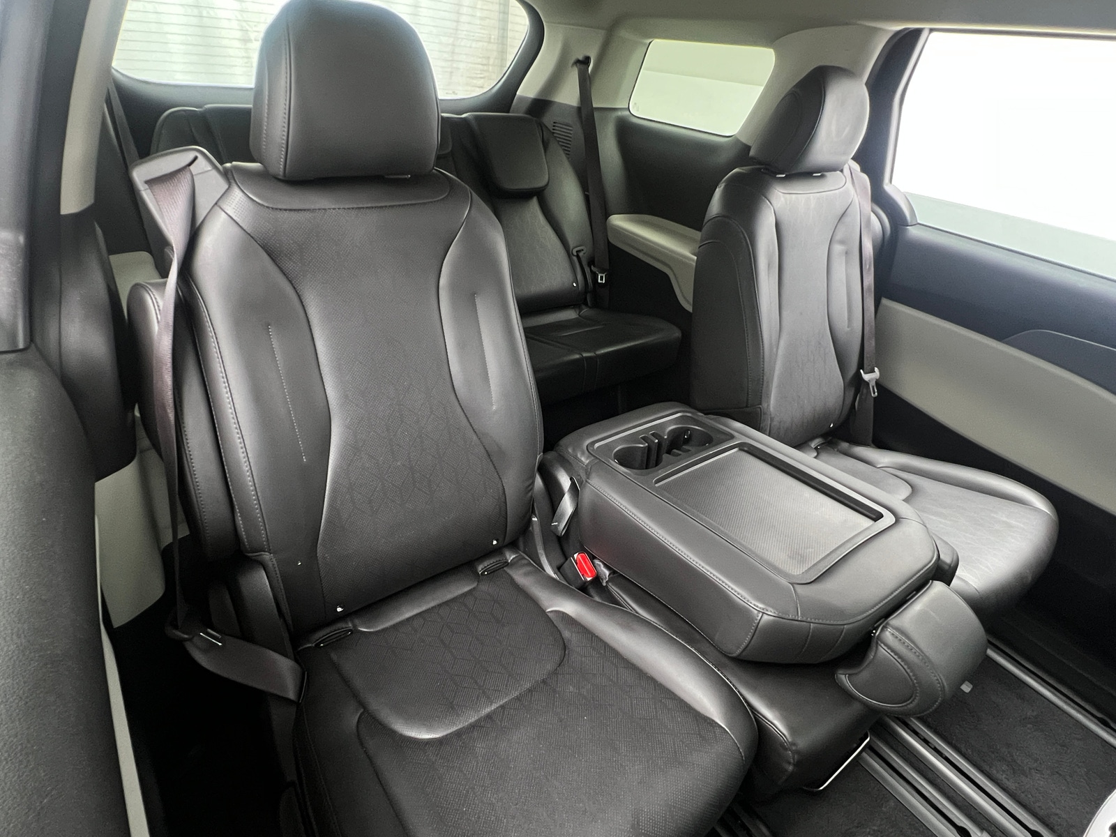 Thumbnail: 2022 Kia Carnival - 6