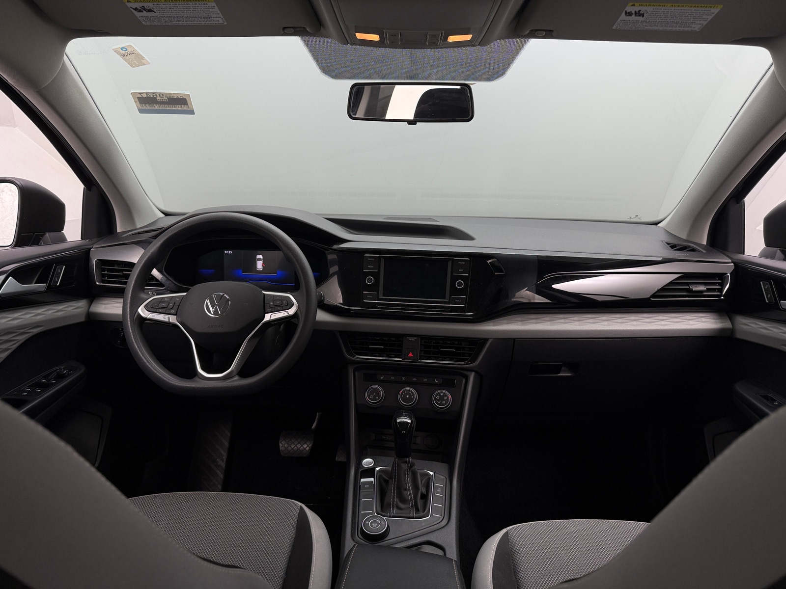 Thumbnail: 2022 Volkswagen Taos - 3