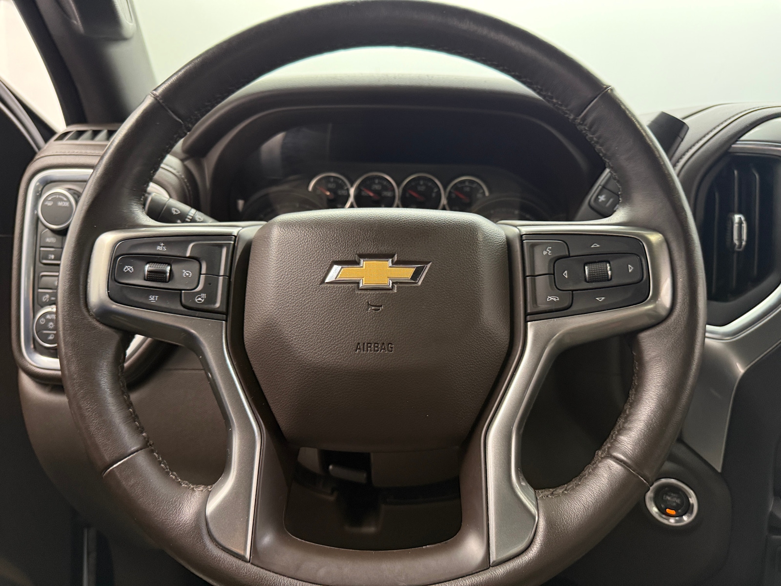 Thumbnail: 2020 Chevrolet Silverado 1500 - 5