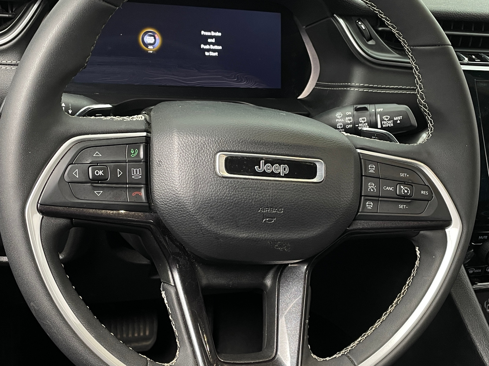 Thumbnail: 2023 Jeep Grand Cherokee L - 4