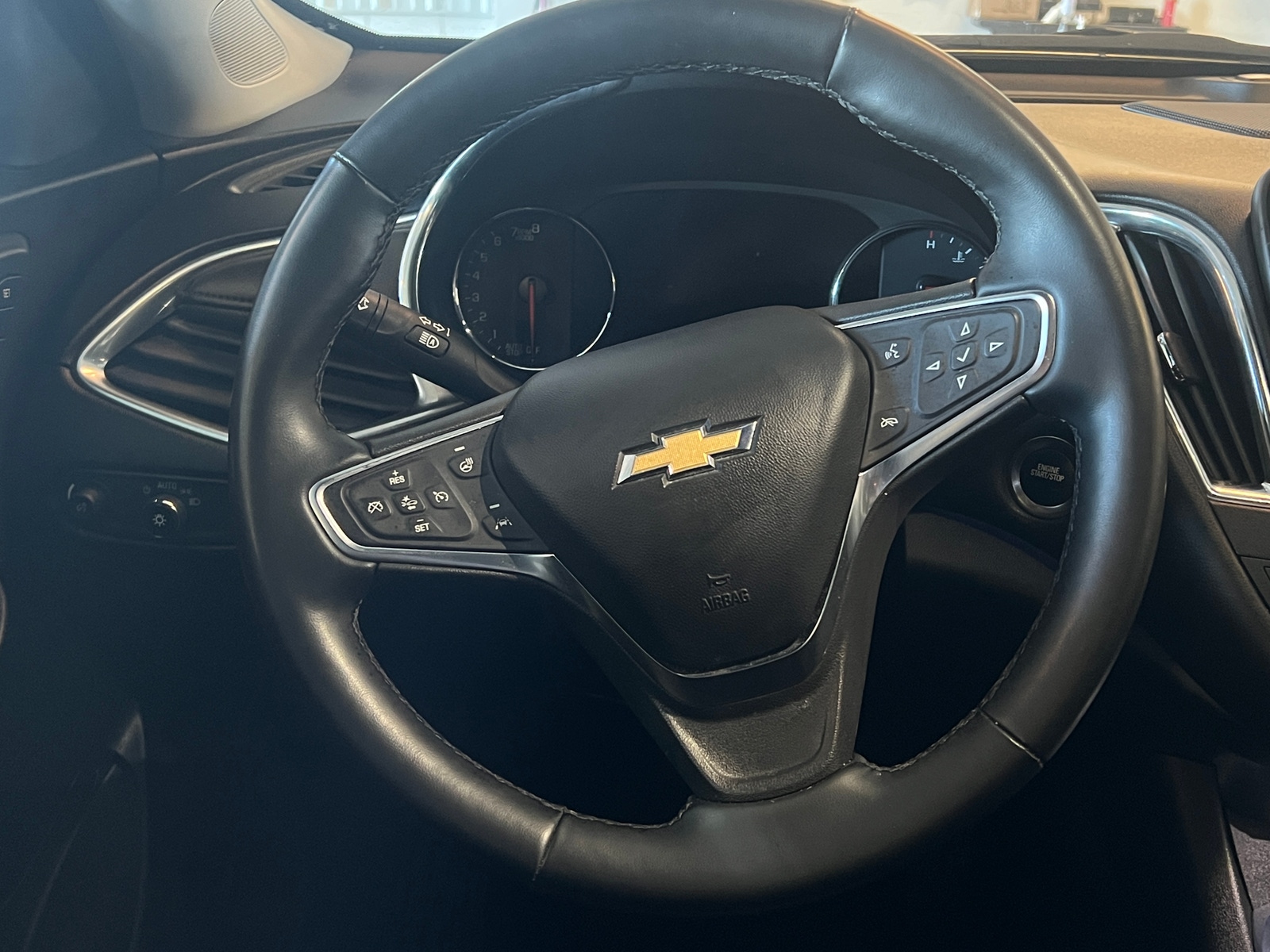 Thumbnail: 2024 Chevrolet Malibu - 4