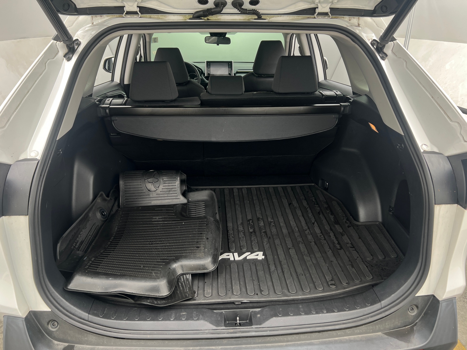 Thumbnail: 2020 Toyota RAV4 - 7