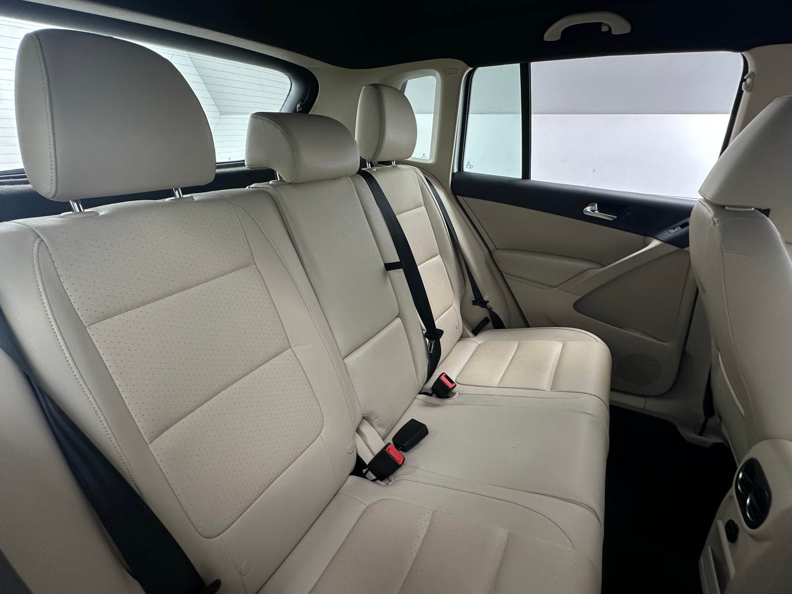 Thumbnail: 2016 Volkswagen Tiguan - 6