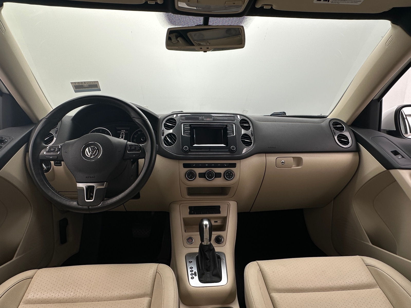 Thumbnail: 2016 Volkswagen Tiguan - 3