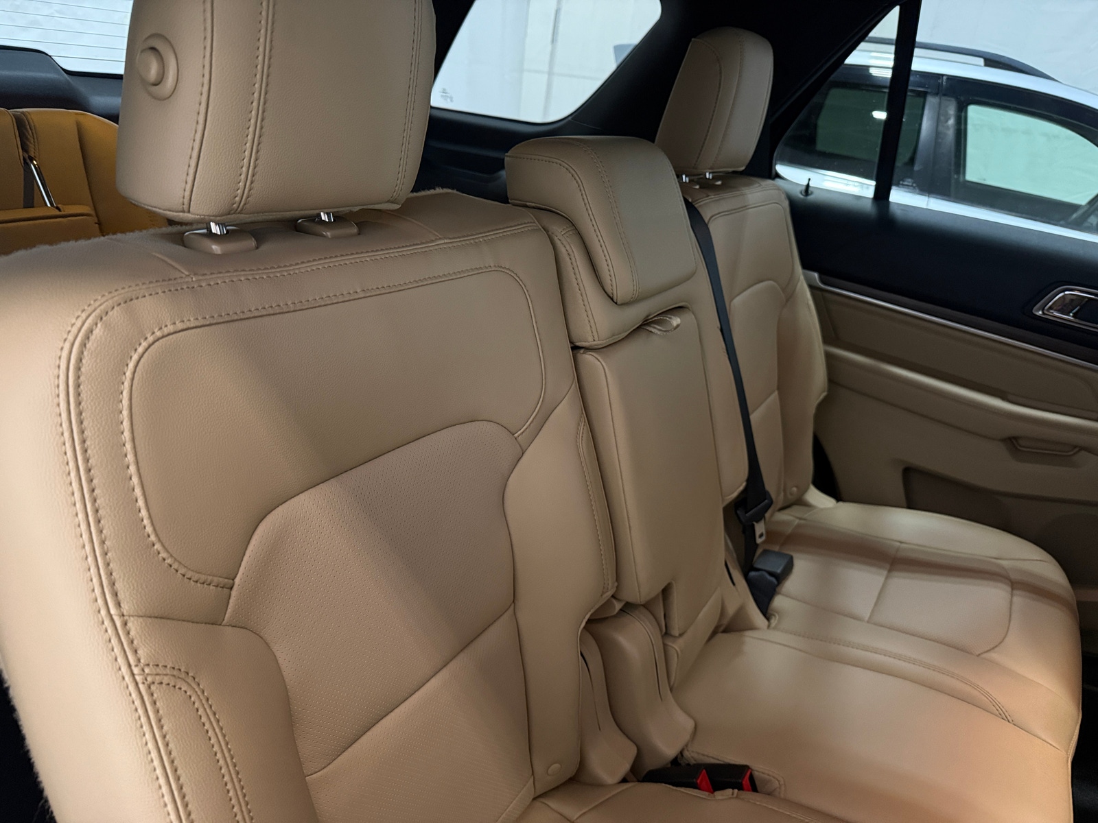 Thumbnail: 2016 Ford Explorer - 5