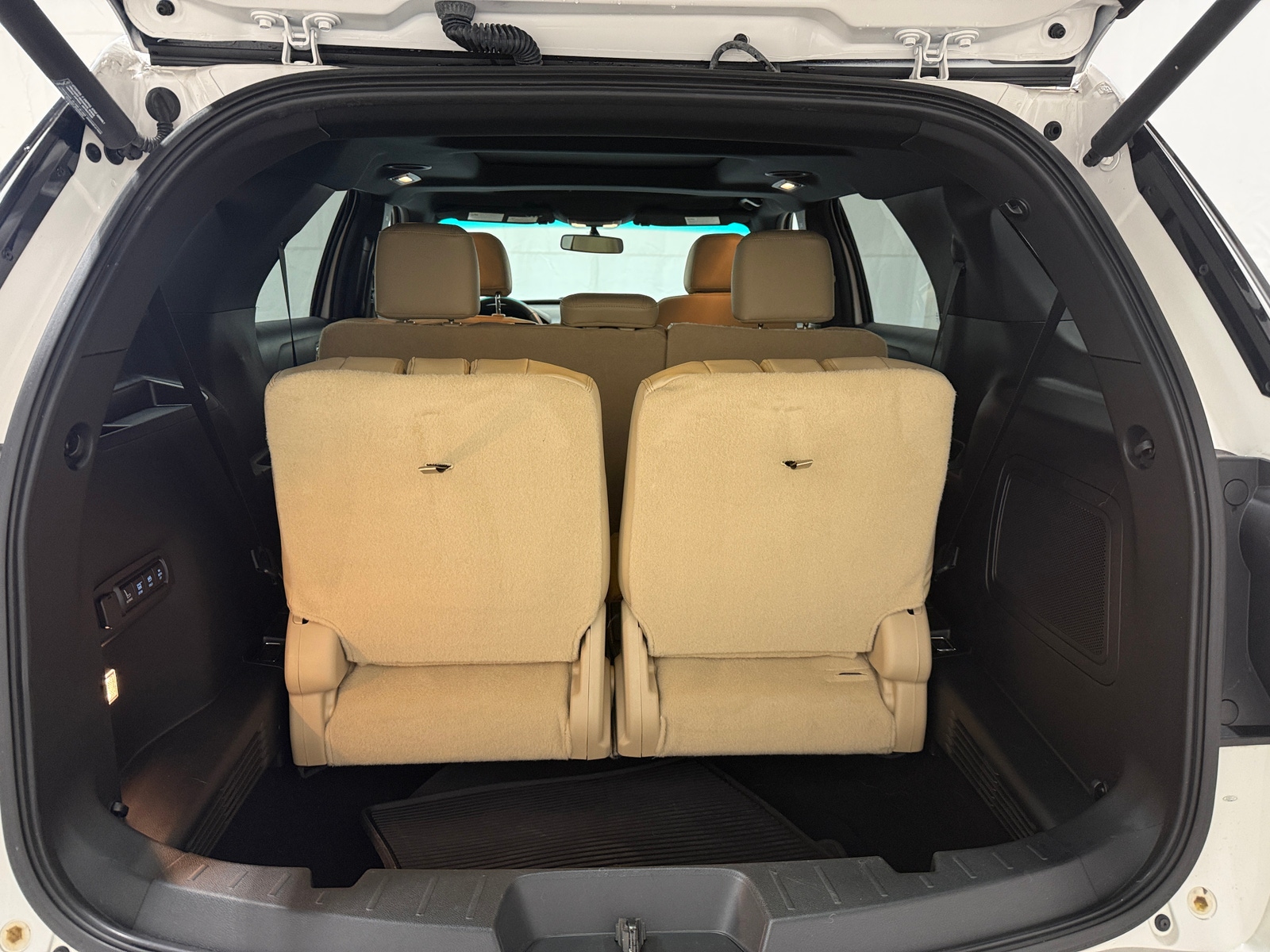 Thumbnail: 2016 Ford Explorer - 6