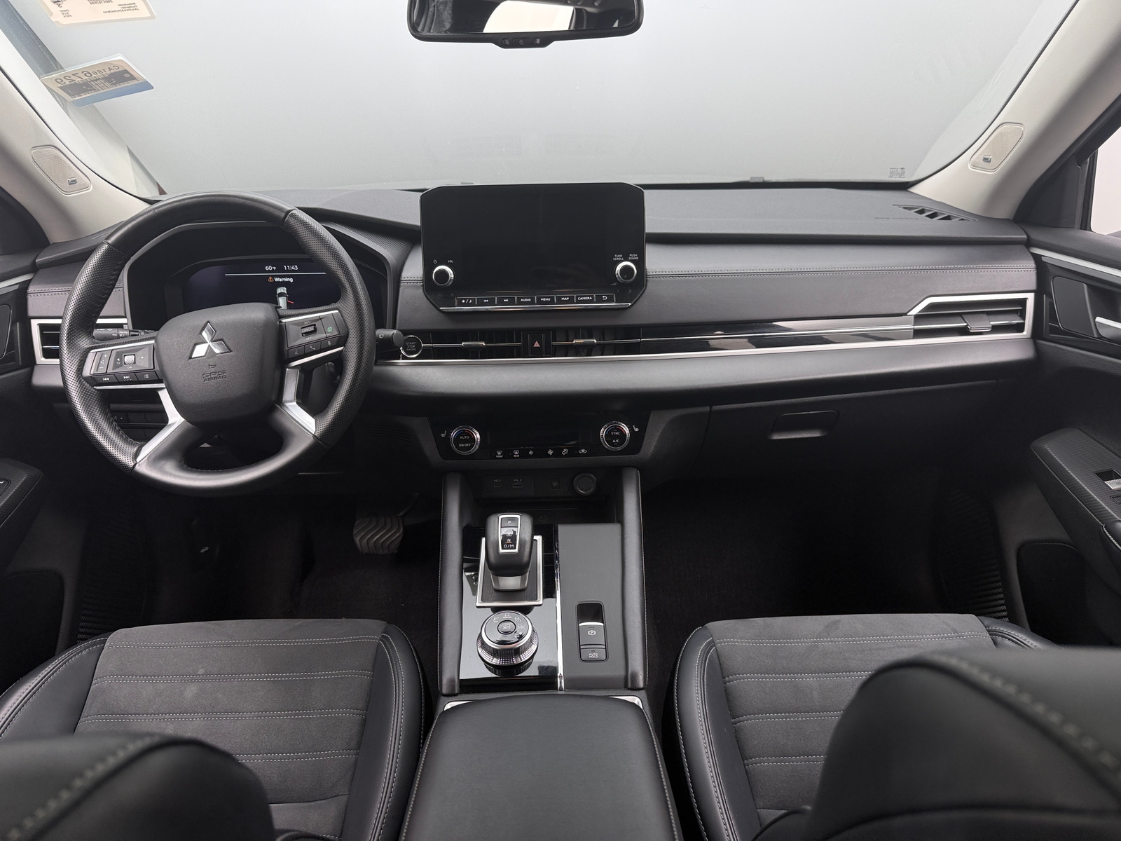 Thumbnail: 2024 Mitsubishi Outlander - 2