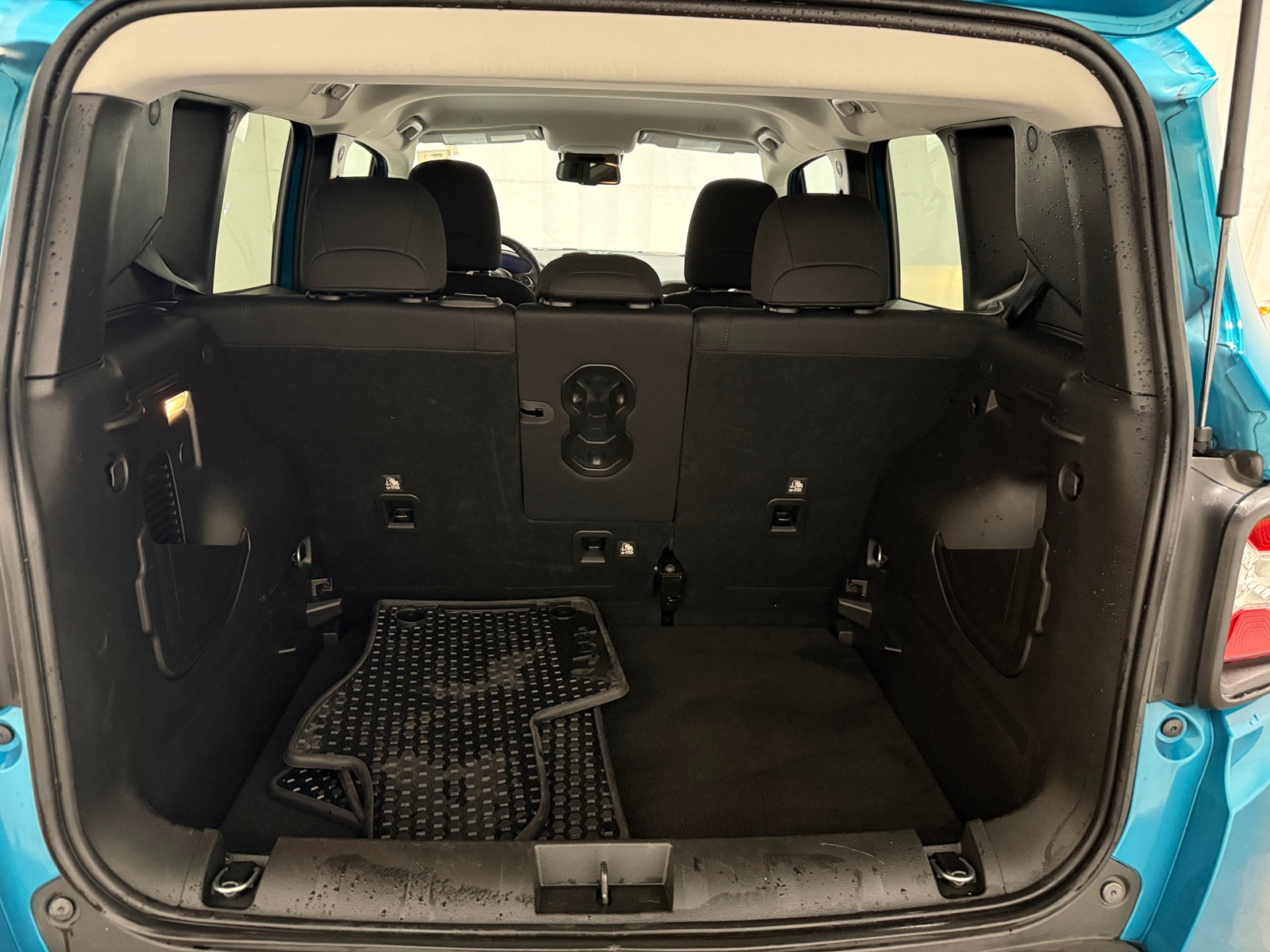 Thumbnail: 2022 Jeep Renegade - 7