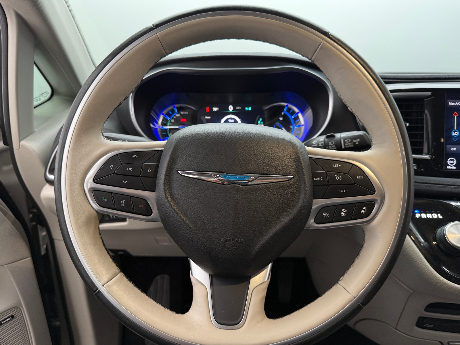 Thumbnail: 2020 Chrysler Pacifica - 4
