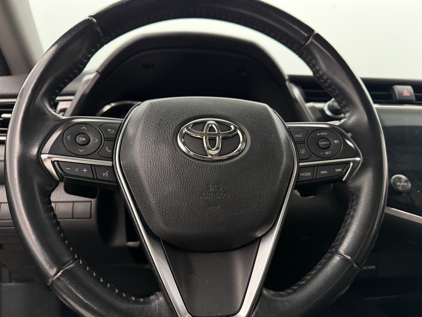 Thumbnail: 2019 Toyota Camry - 4