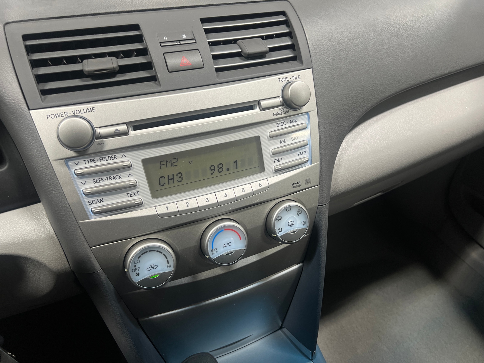 Thumbnail: 2011 Toyota Camry - 4