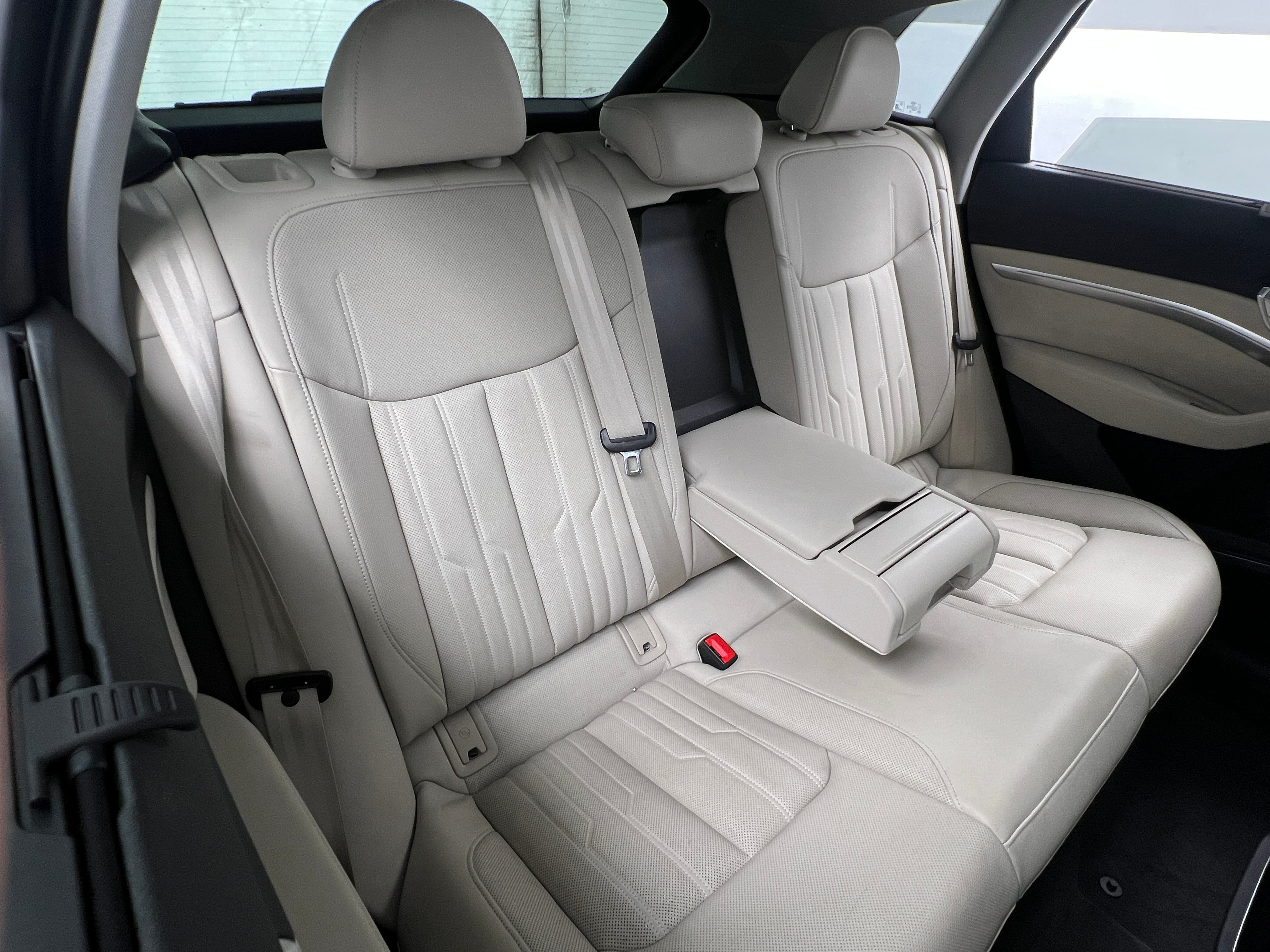 Used 2019 Audi e-tron Prestige with VIN WA1VAAGE2KB015028 for sale in Oak Creek, WI