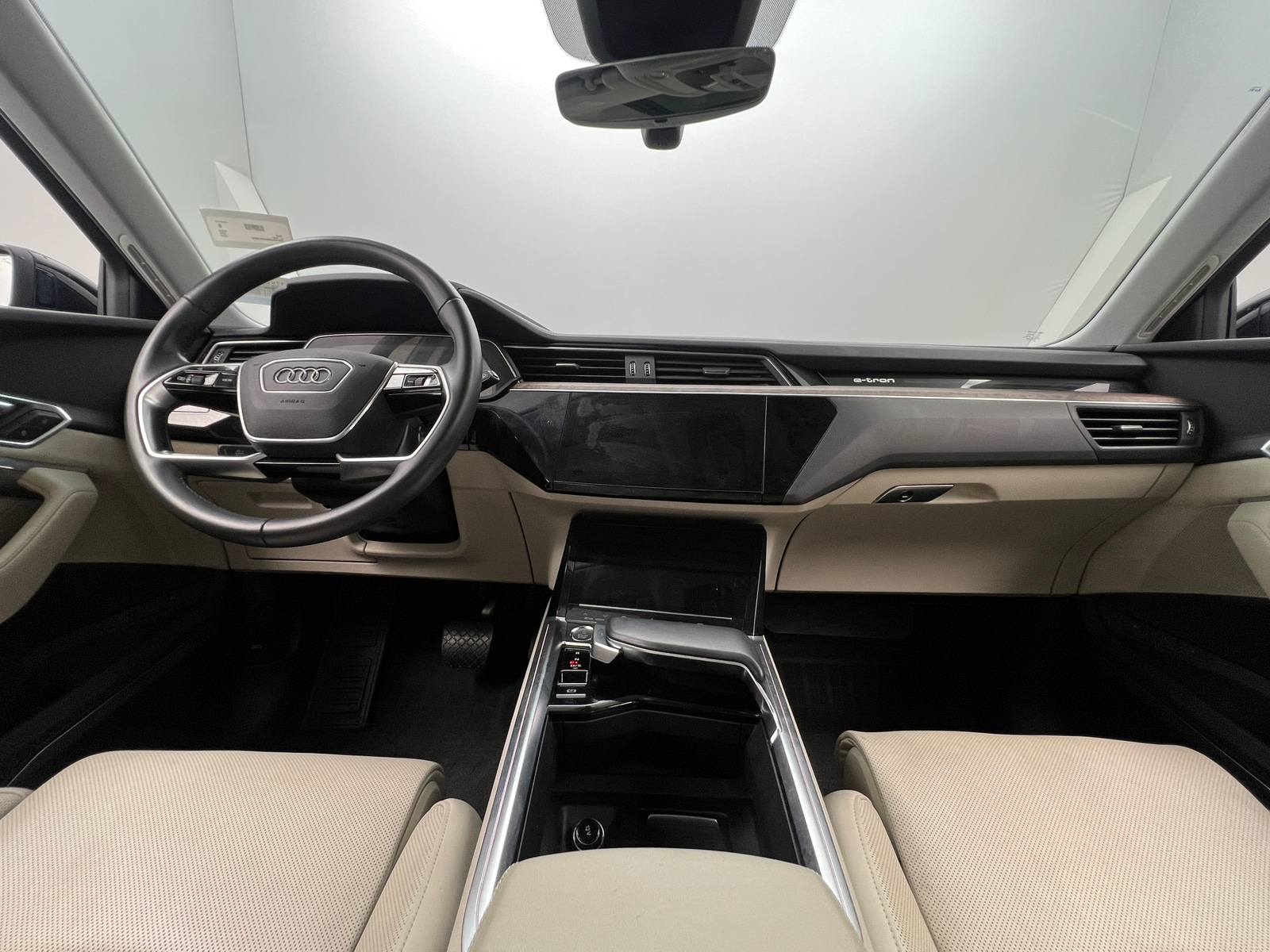 Thumbnail: 2019 Audi e-tron - 2