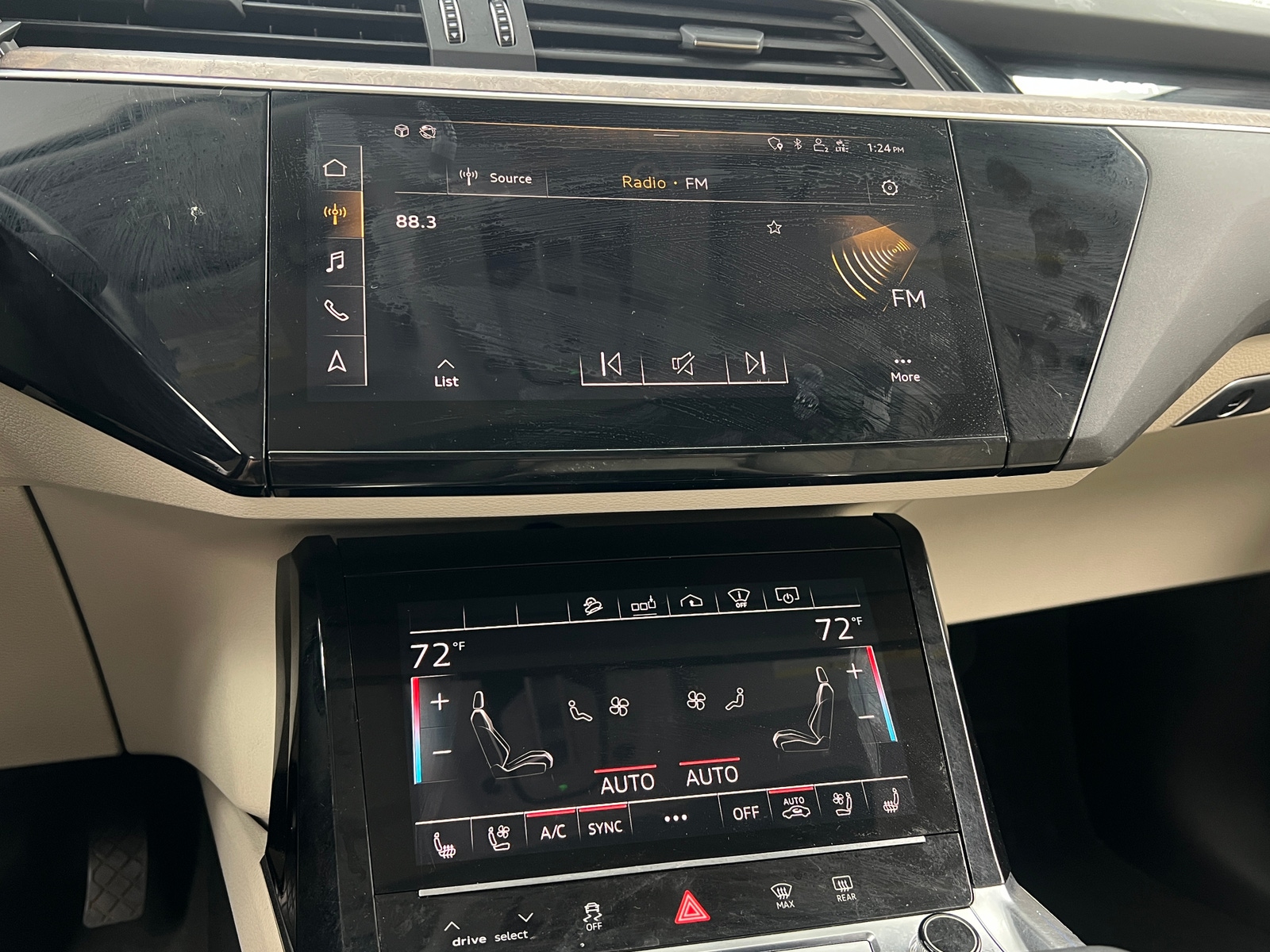 Thumbnail: 2019 Audi e-tron - 3