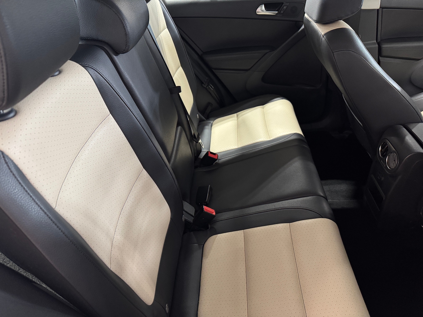 Thumbnail: 2016 Volkswagen Tiguan - 6