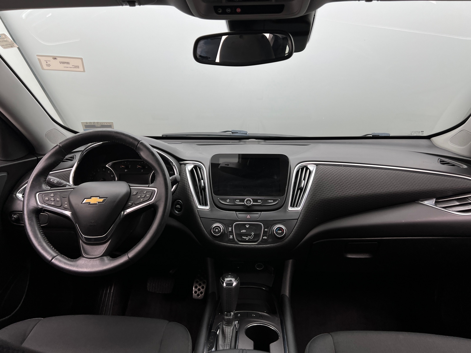 Thumbnail: 2017 Chevrolet Malibu - 3