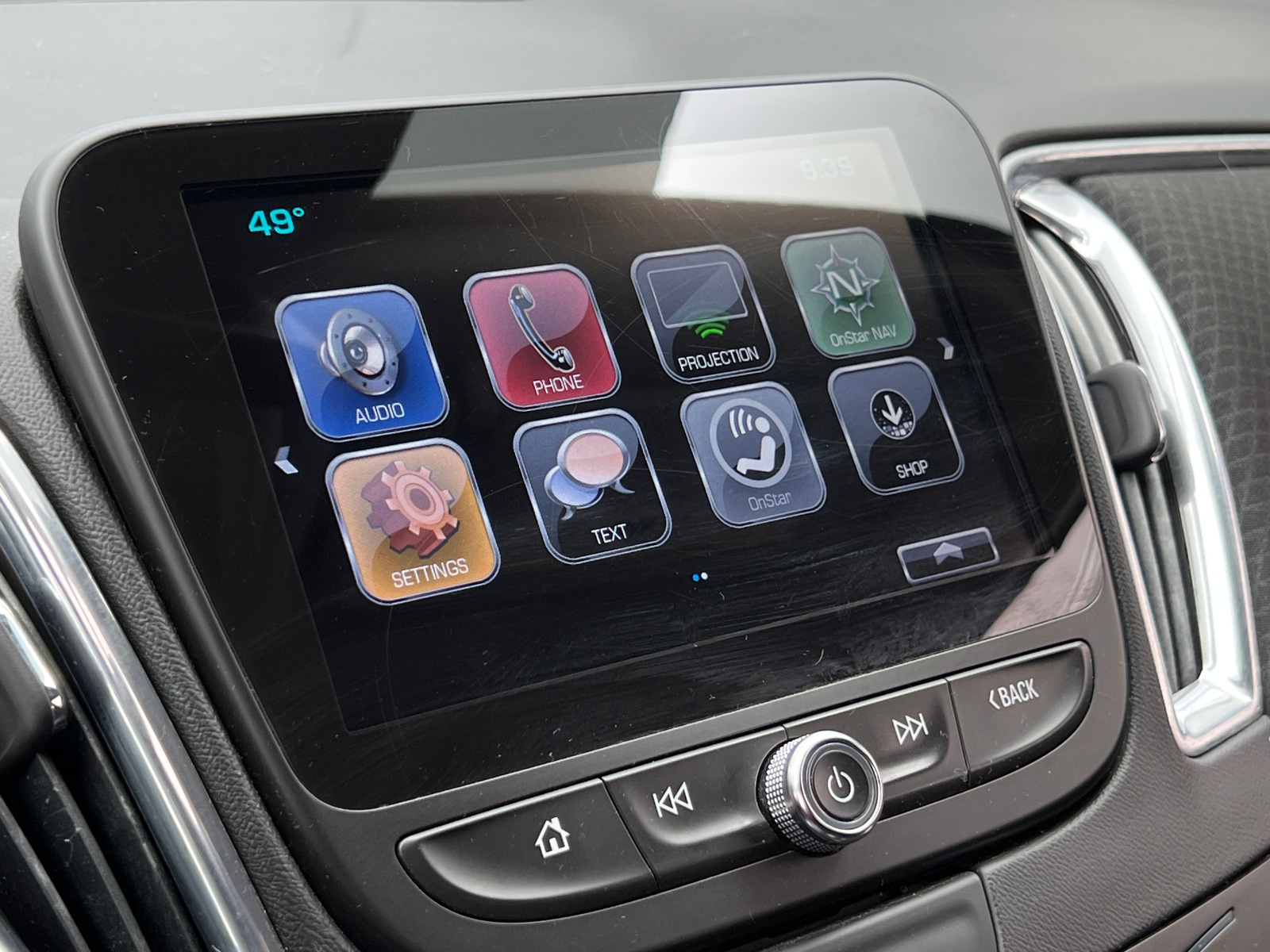 Thumbnail: 2017 Chevrolet Malibu - 4