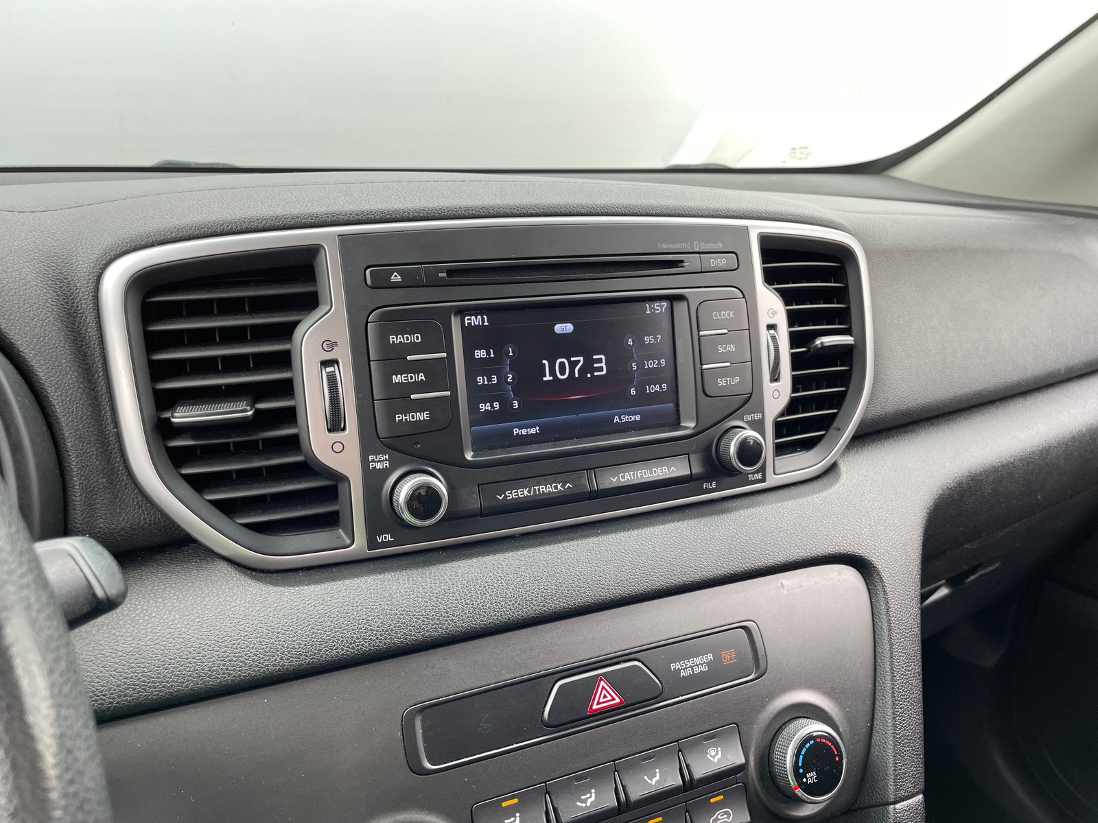 Thumbnail: 2017 Kia Sportage - 4