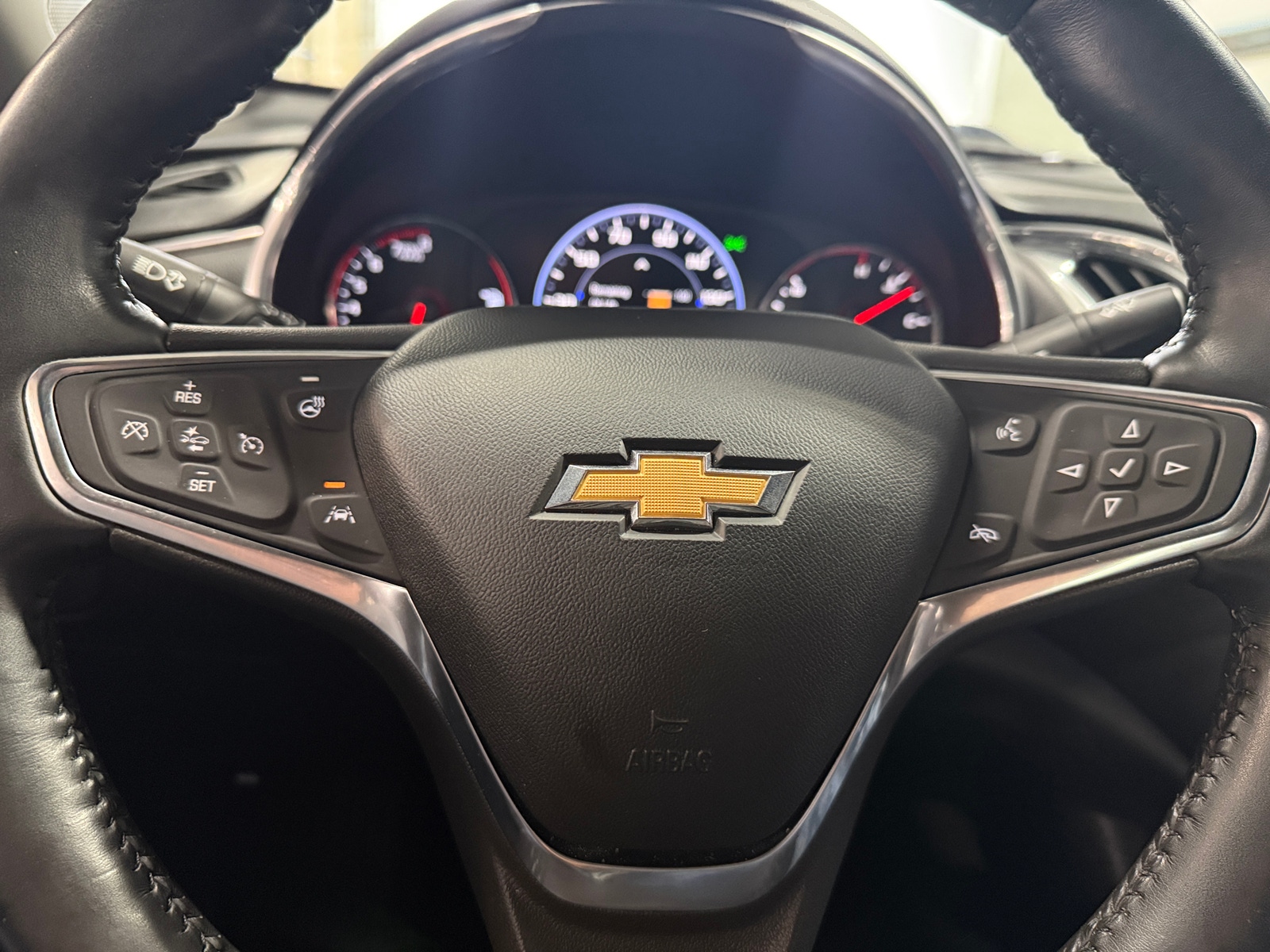 Thumbnail: 2021 Chevrolet Malibu - 4