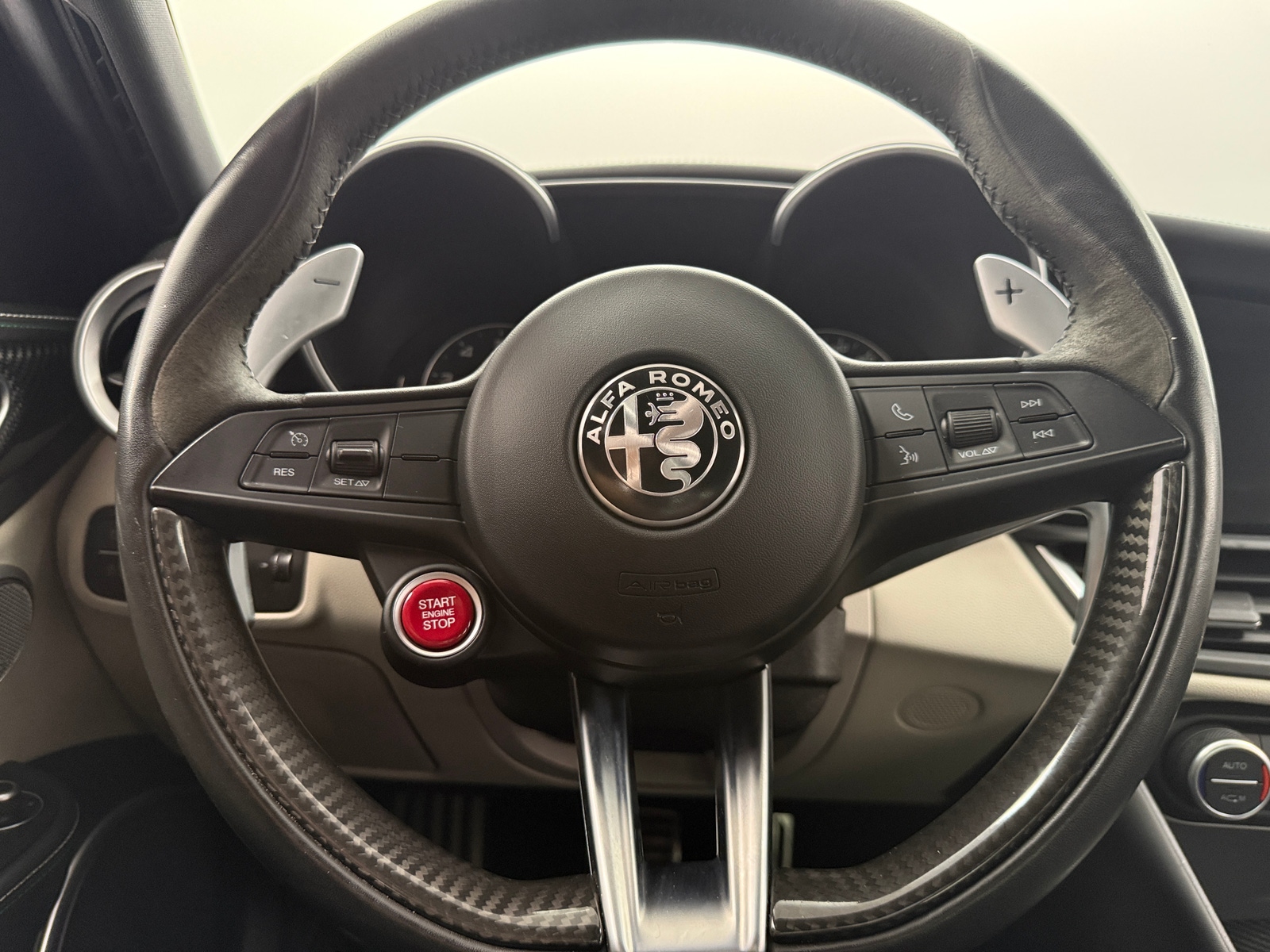 Thumbnail: 2018 Alfa Romeo Giulia - 4