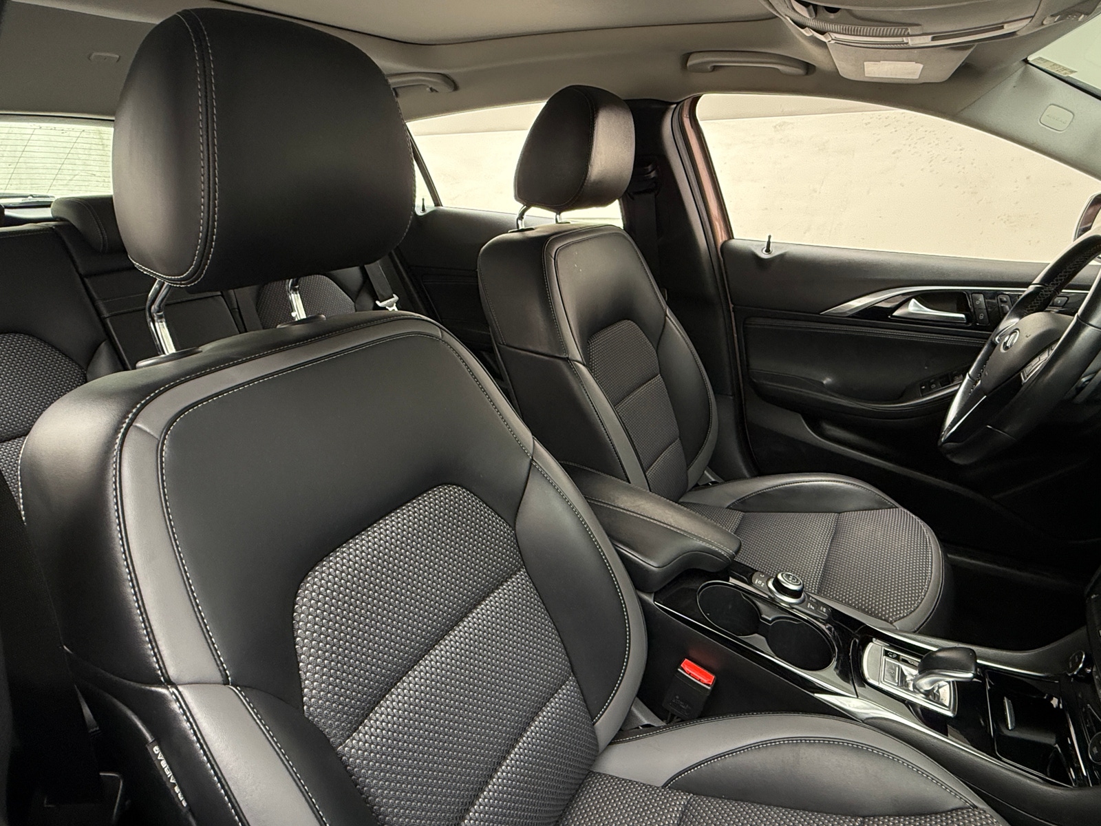 Thumbnail: 2019 INFINITI QX30 - 2