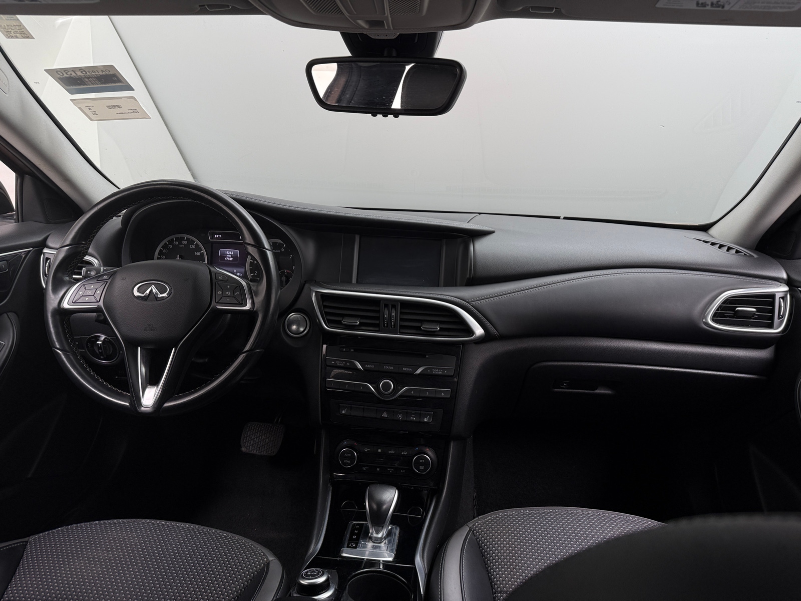 Thumbnail: 2019 INFINITI QX30 - 3