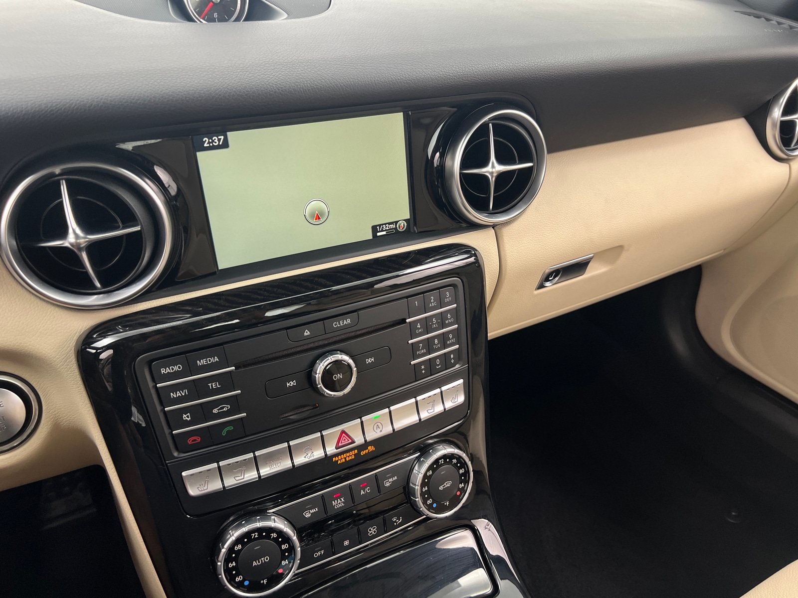Thumbnail: 2018 Mercedes-Benz SLC - 3