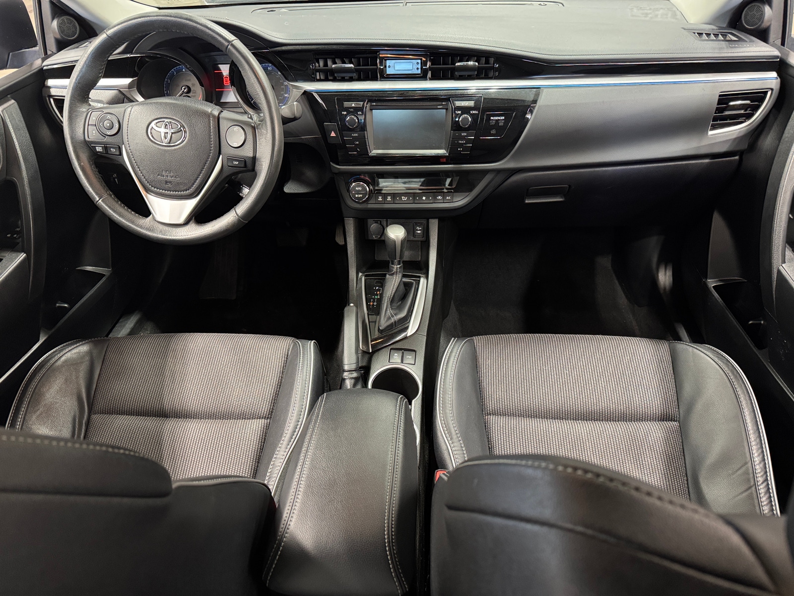 Thumbnail: 2016 Toyota Corolla - 3