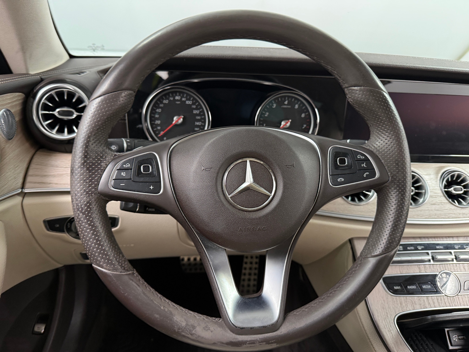 Thumbnail: 2018 Mercedes-Benz E-Class - 3