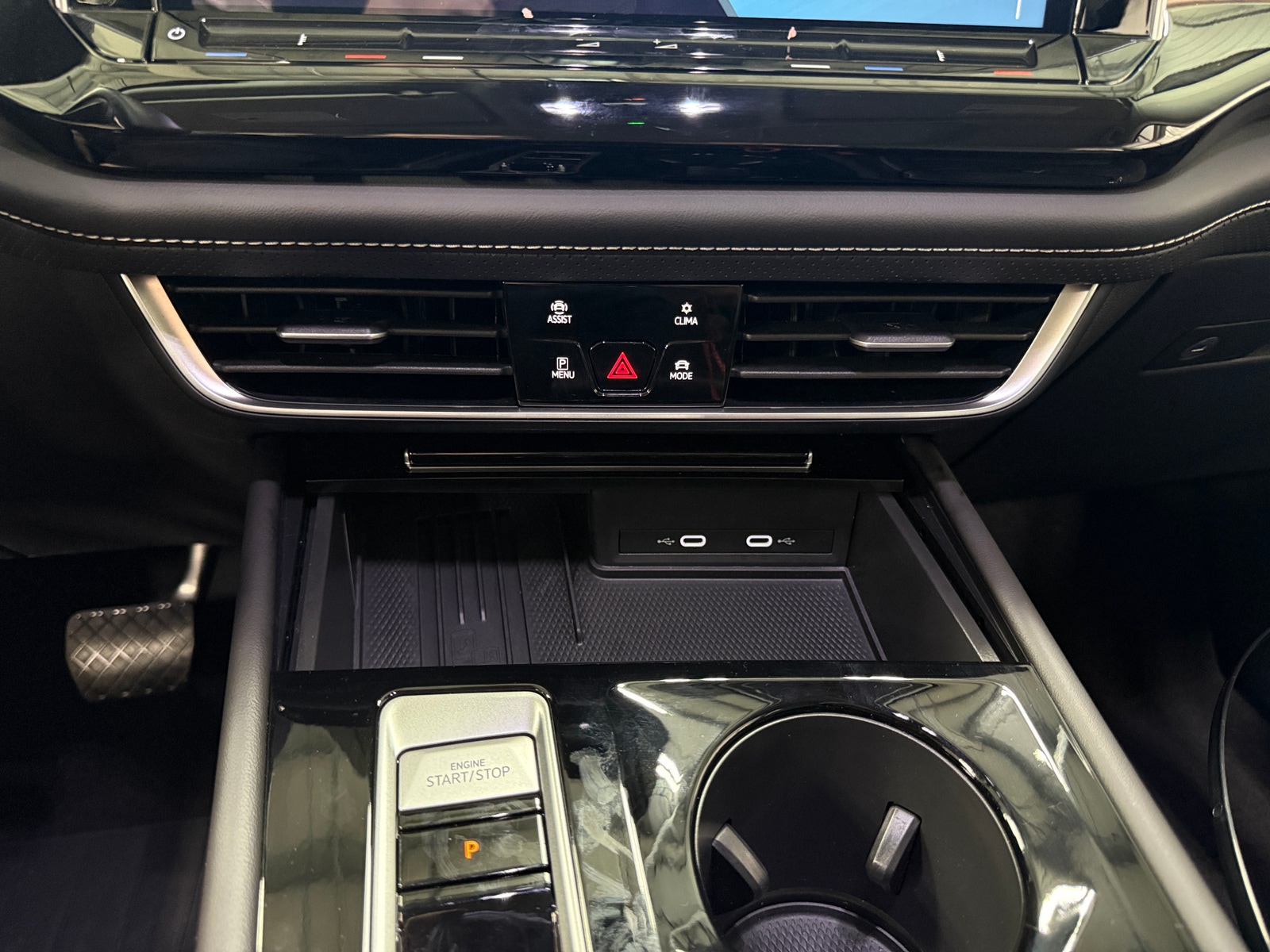 Thumbnail: 2025 Volkswagen Atlas - 3