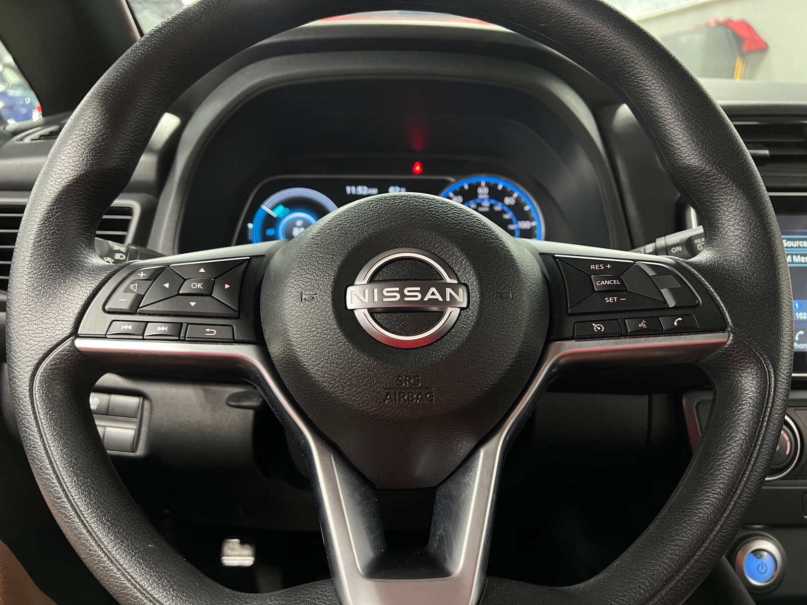 Thumbnail: 2025 Nissan Leaf - 5