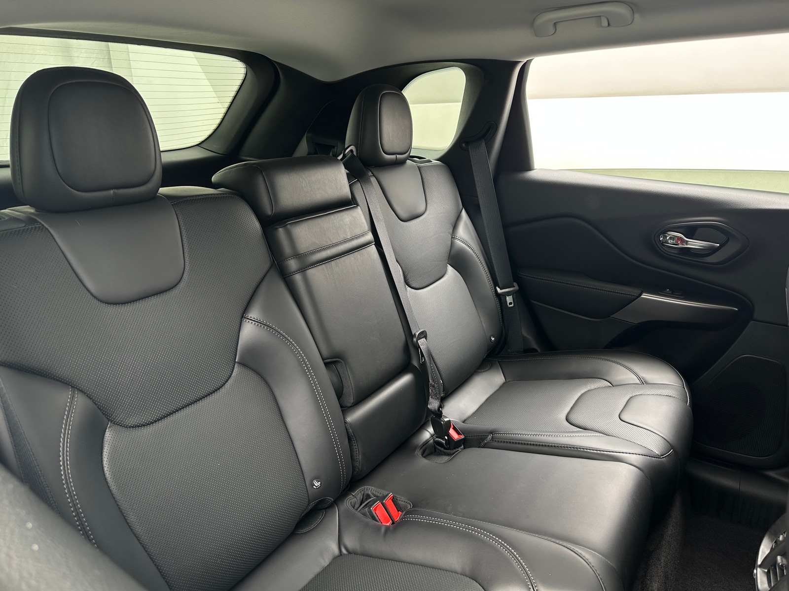 Thumbnail: 2019 Jeep Cherokee - 5