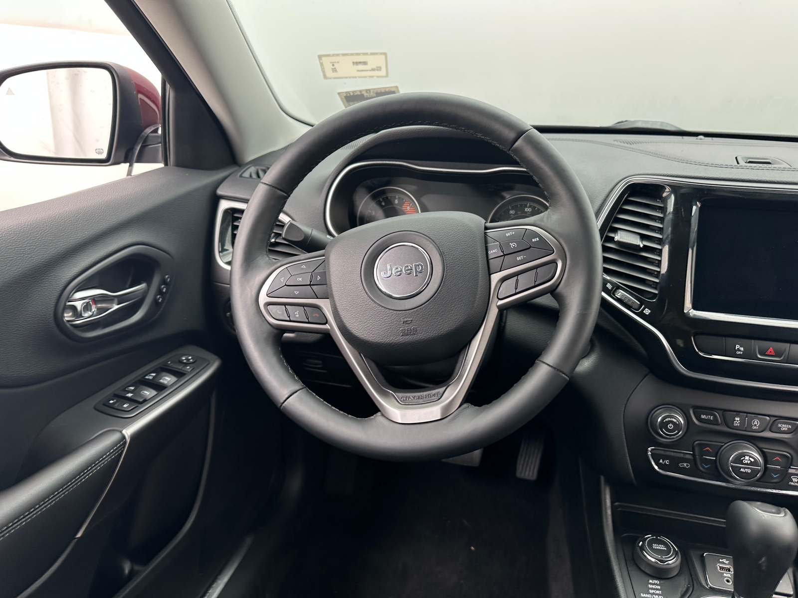 Thumbnail: 2019 Jeep Cherokee - 4