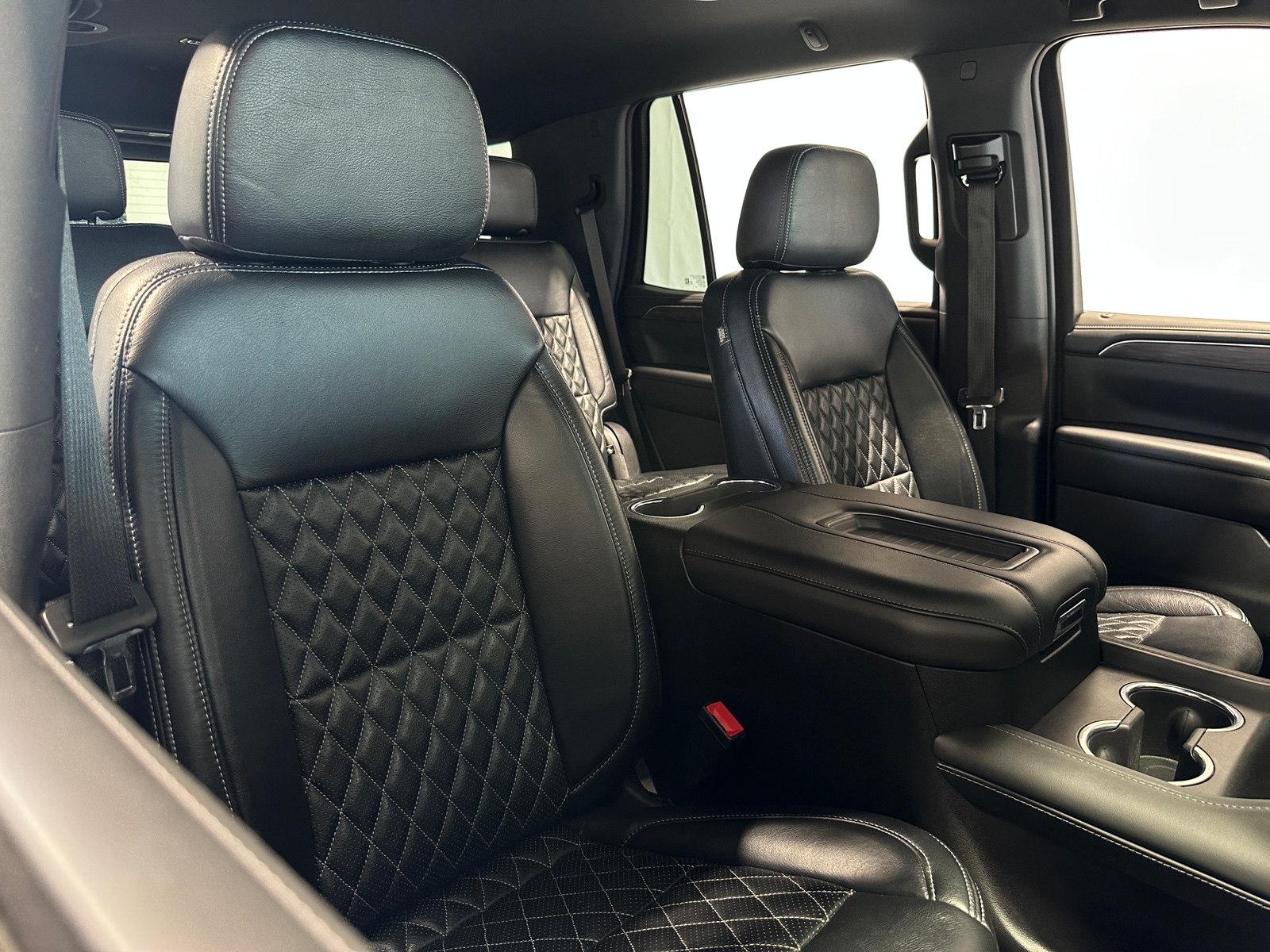 Thumbnail: 2022 Chevrolet Tahoe - 2