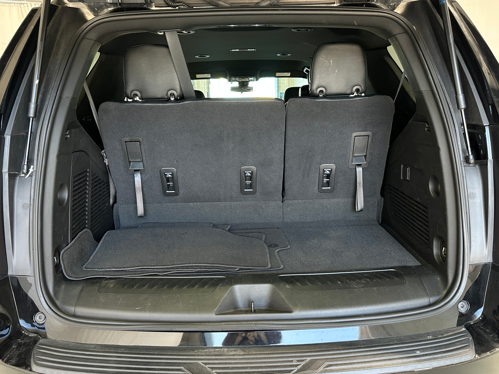 Thumbnail: 2022 Chevrolet Tahoe - 7