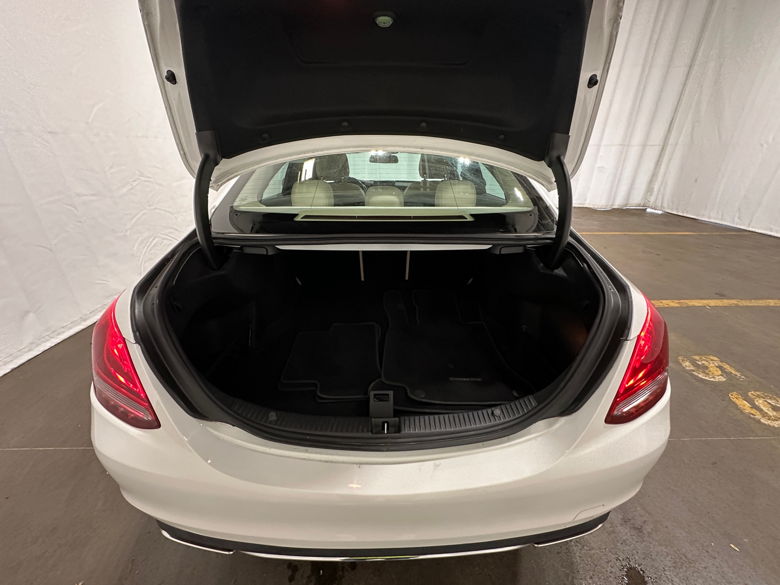 Thumbnail: 2016 Mercedes-Benz C-Class - 6