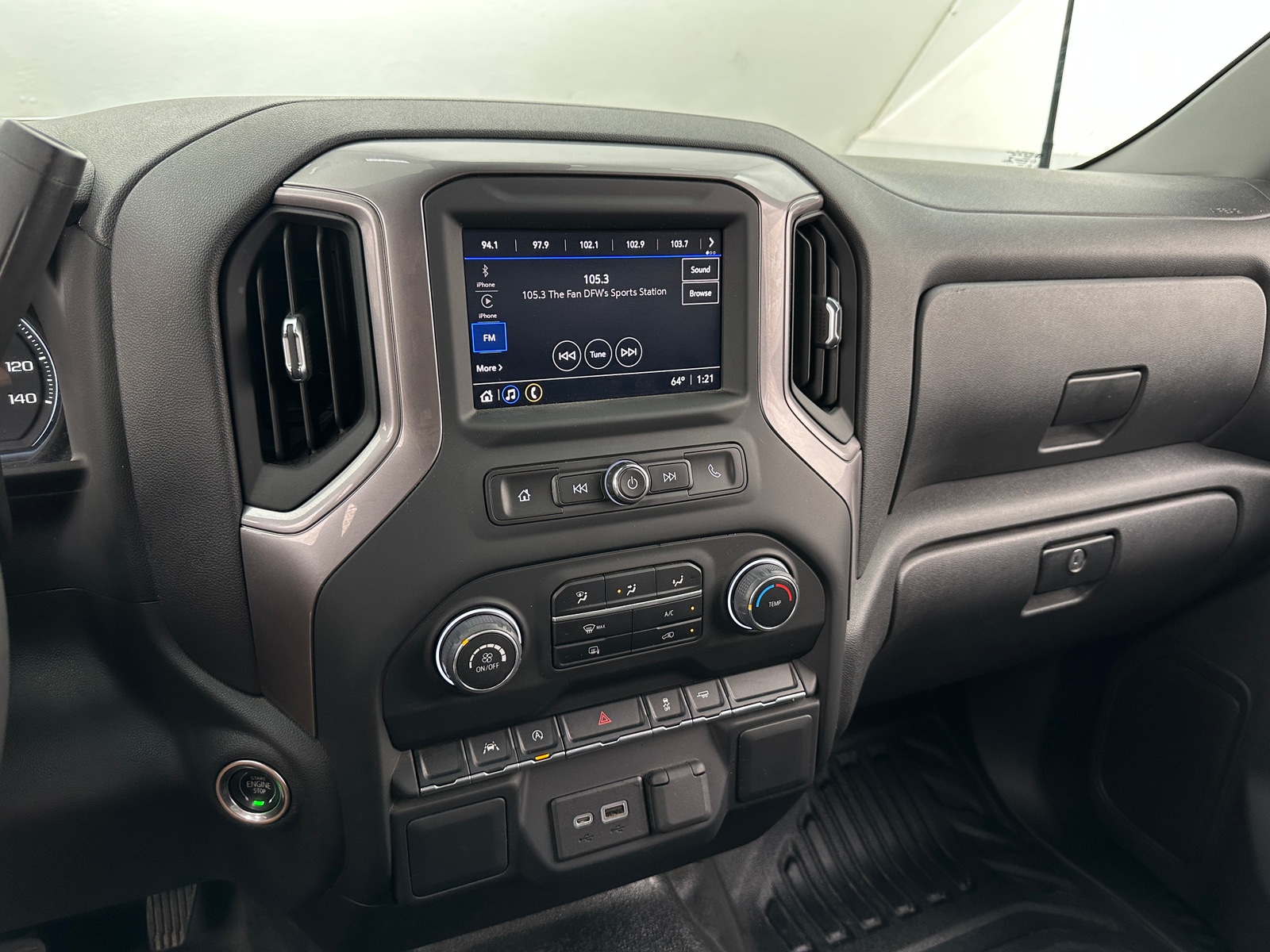 Thumbnail: 2022 Chevrolet Silverado 1500 - 3