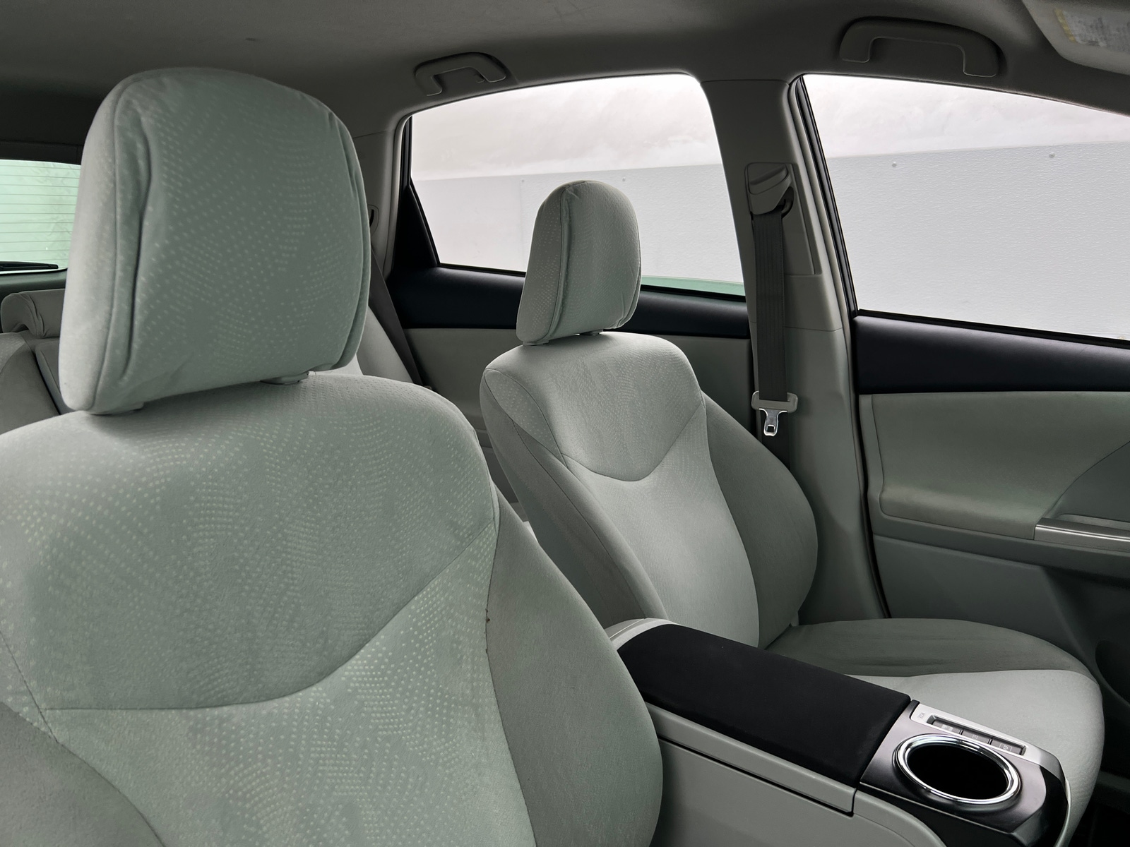 Thumbnail: 2012 Toyota Prius v - 2