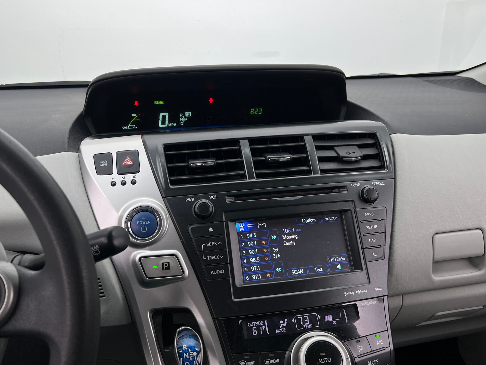Thumbnail: 2012 Toyota Prius v - 4