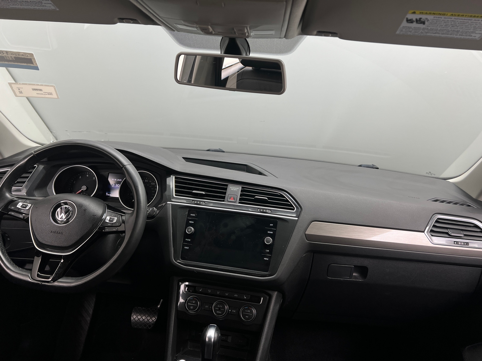 Thumbnail: 2020 Volkswagen Tiguan - 2