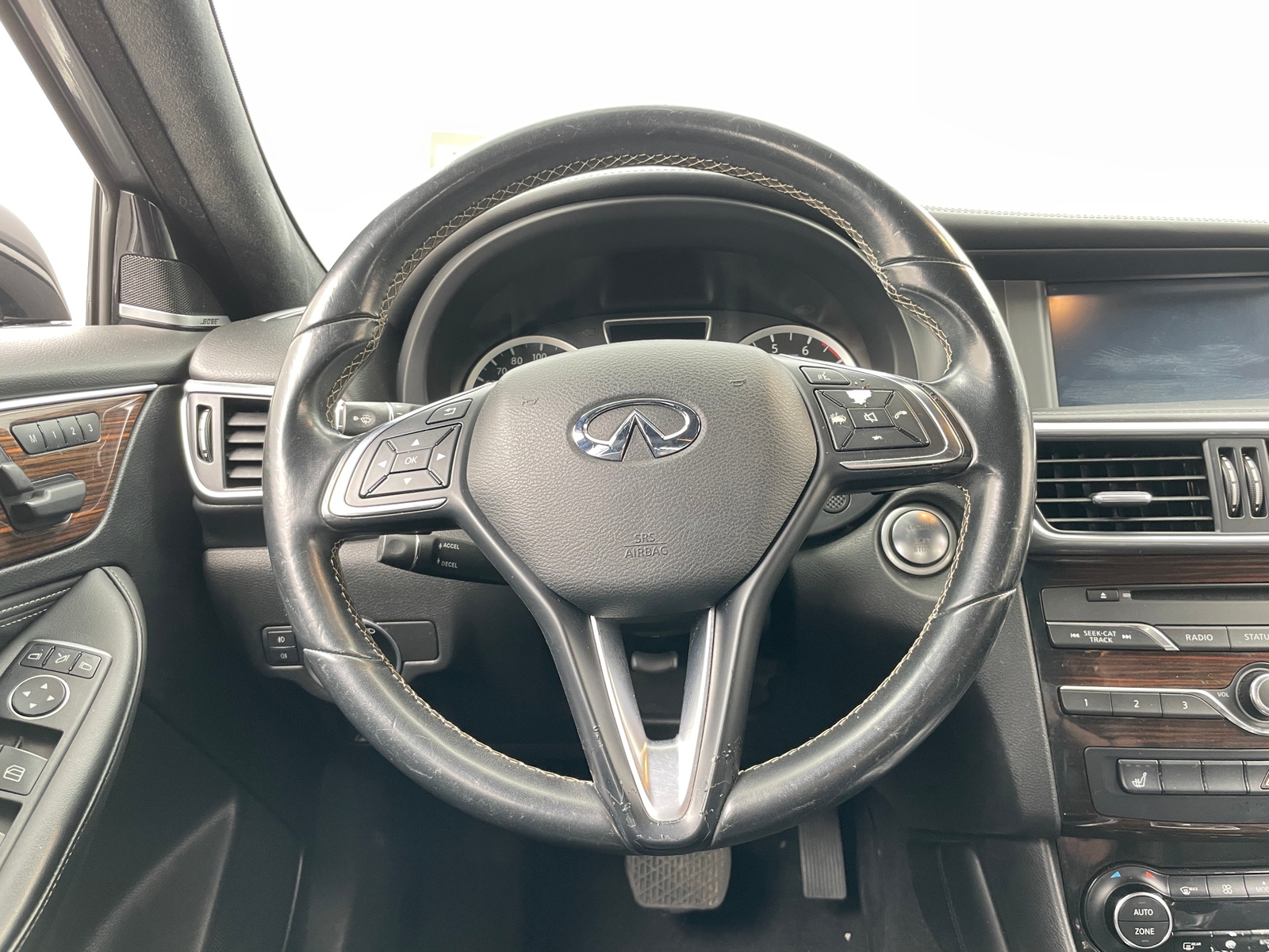 Thumbnail: 2017 INFINITI QX30 - 4